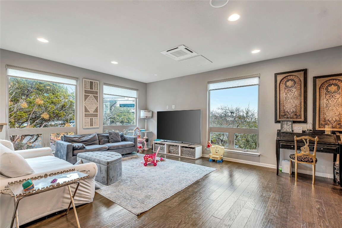 Property Photo: 1142 Lost Creek Boulevard 12 TX 78746