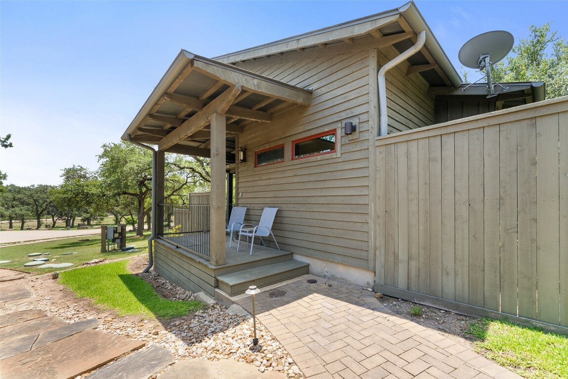 Property Photo: 2113 Barbaro Way Unit 17 Way 17 TX 78669