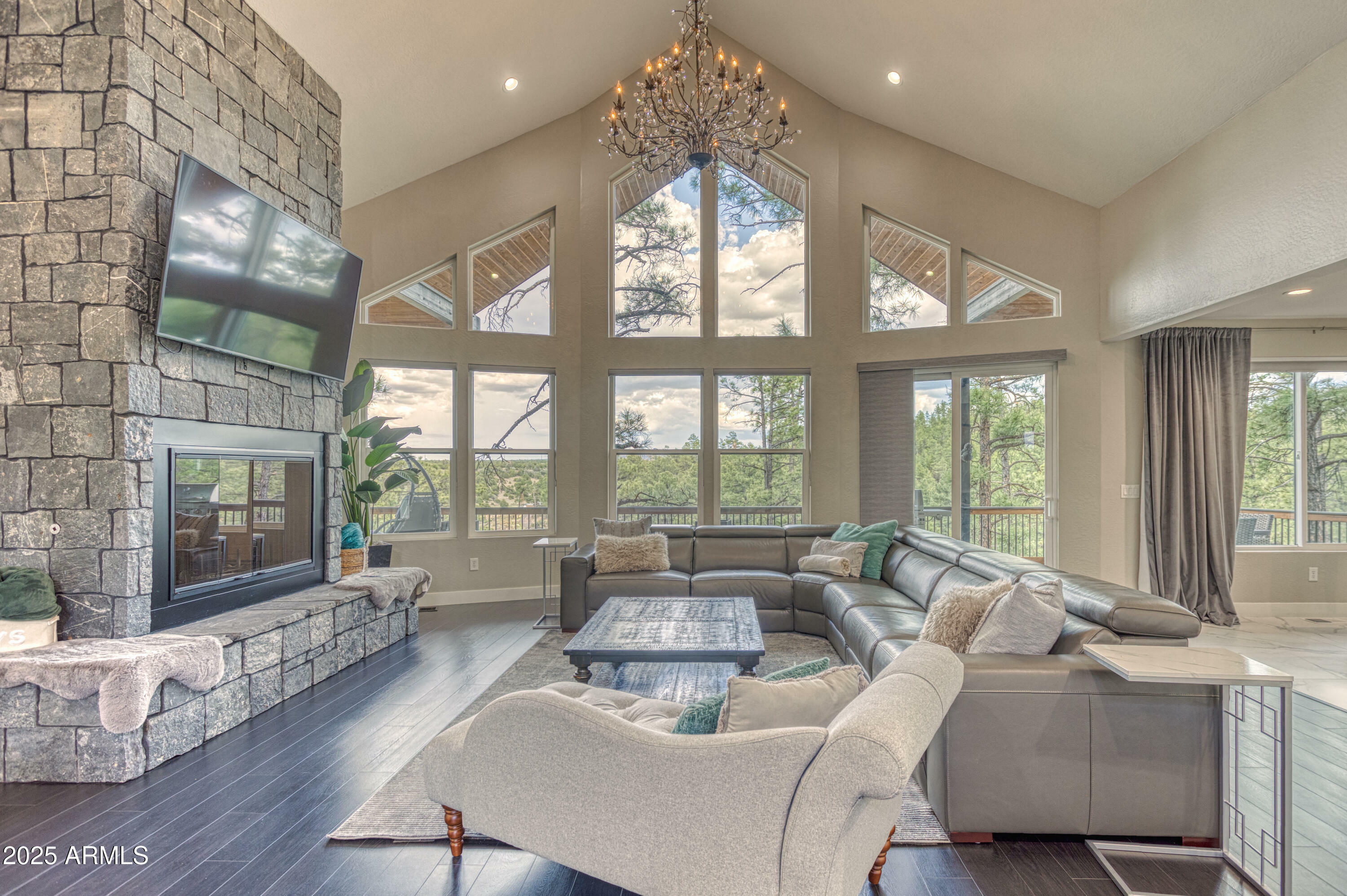 1310 E Pine Oaks Drive  Show Low AZ 85901 photo
