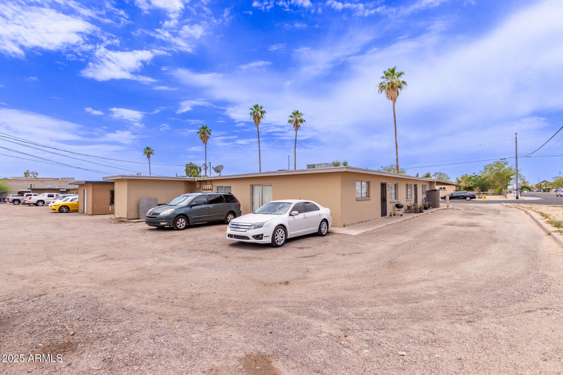 Property Photo: 9847 N 11th Avenue 2 AZ 85021