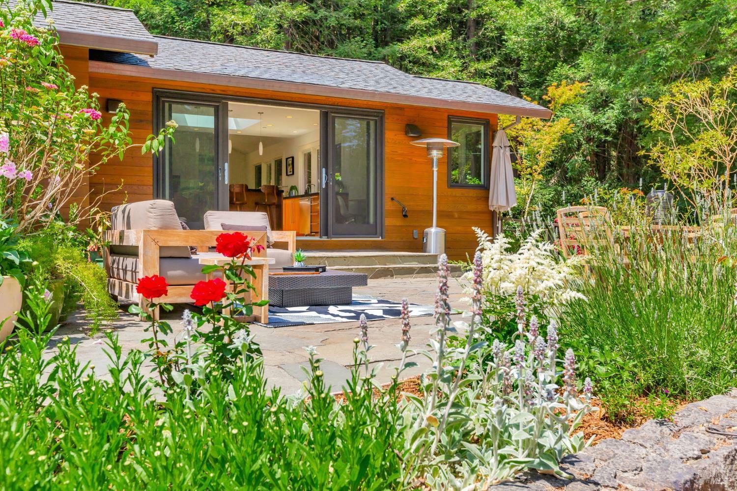 Property Photo: 3 Wainwright Place CA 94941