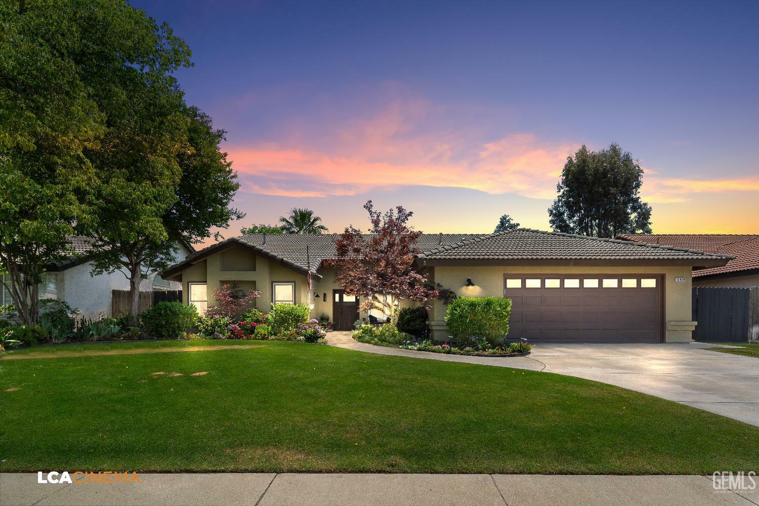 Property Photo: 13909 Las Entradas CA 93314