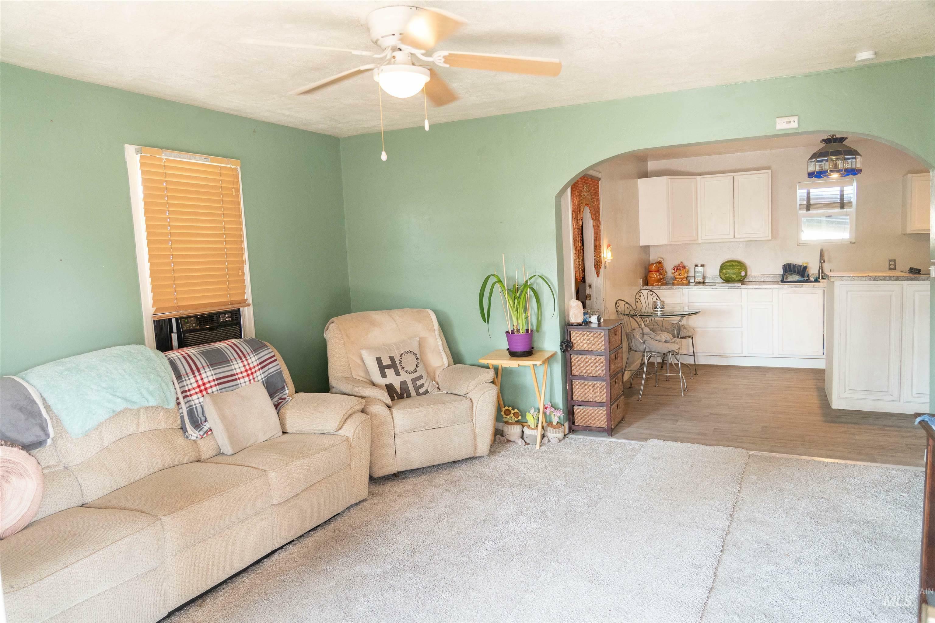 Property Photo:  224 S Fern St  ID 83686-5222 
