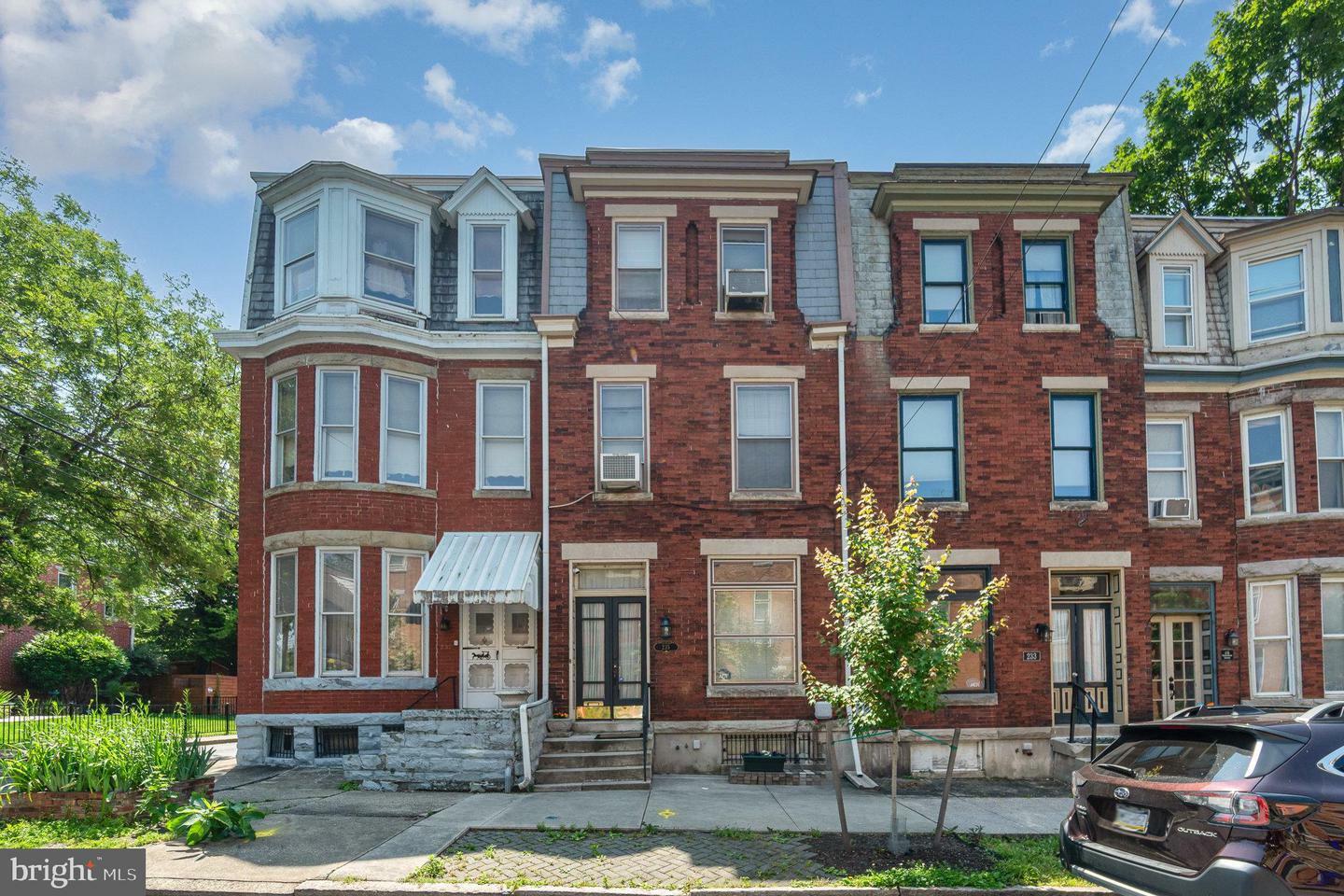 235 Hamilton Street  Harrisburg PA 17102 photo