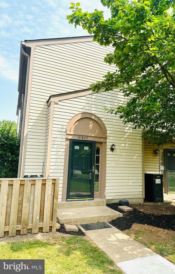 Property Photo:  10407 Paradise  VA 20109 