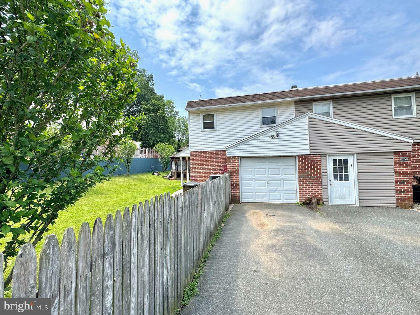 807 Rabbit Lane  Reading PA 19606 photo