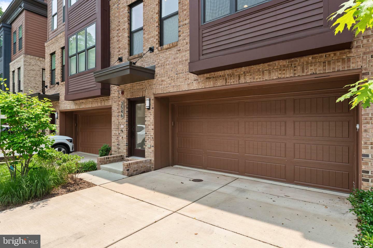 Property Photo: 3546 Sutton Heights Circle VA 22031