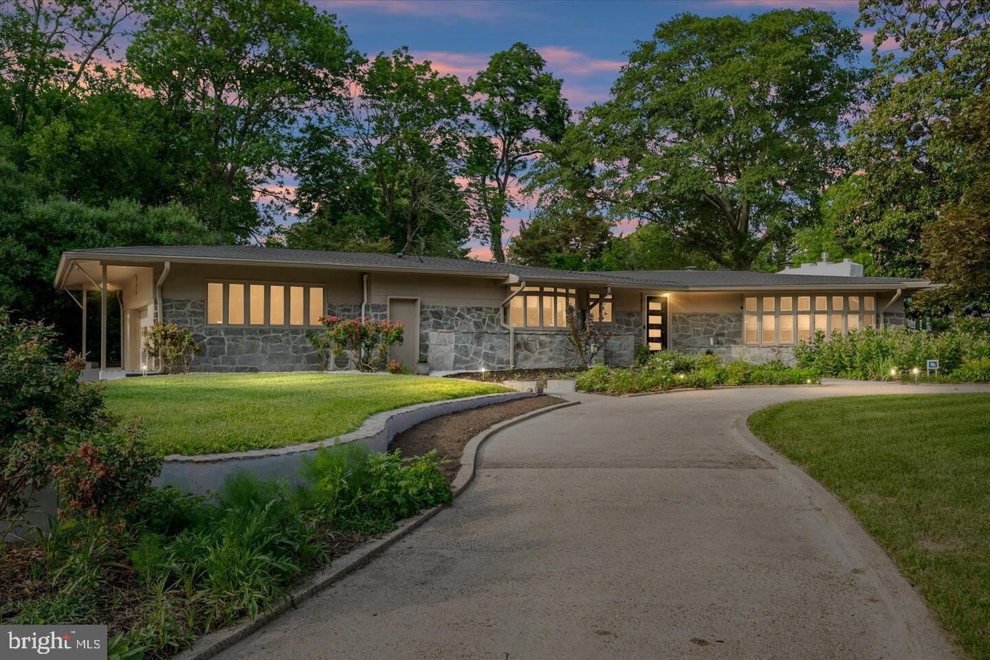 Property Photo:  303 South Boulevard  MD 21801 