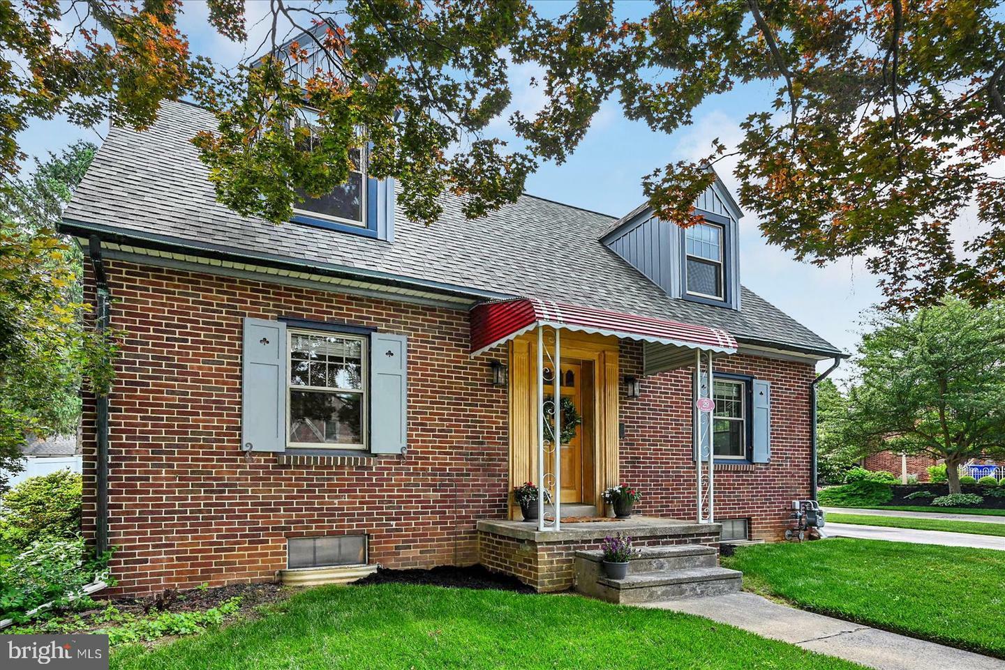 Property Photo: 29 S Rockburn Street PA 17402