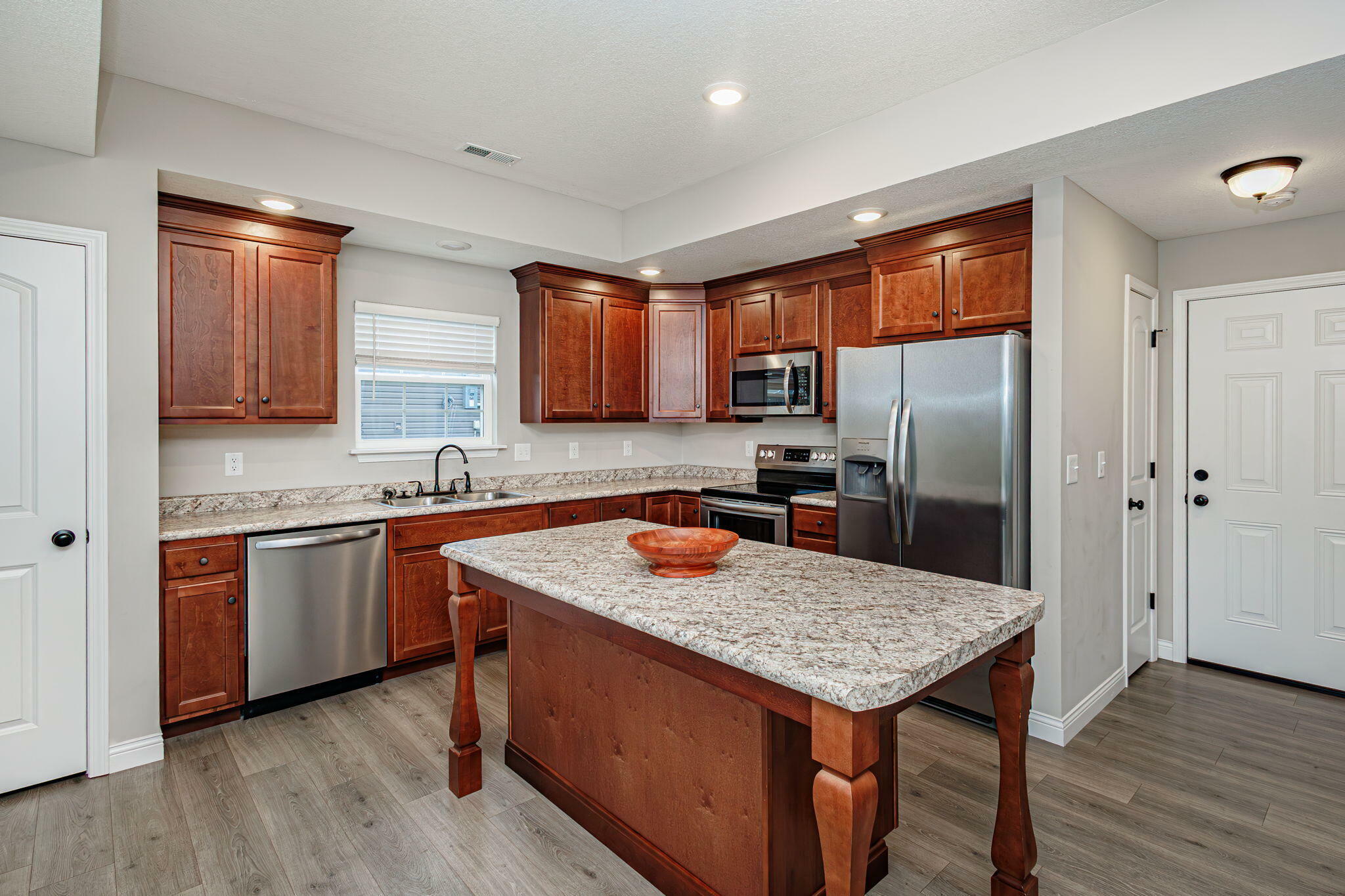 Property Photo: 712 Armitage Dr MO 65202