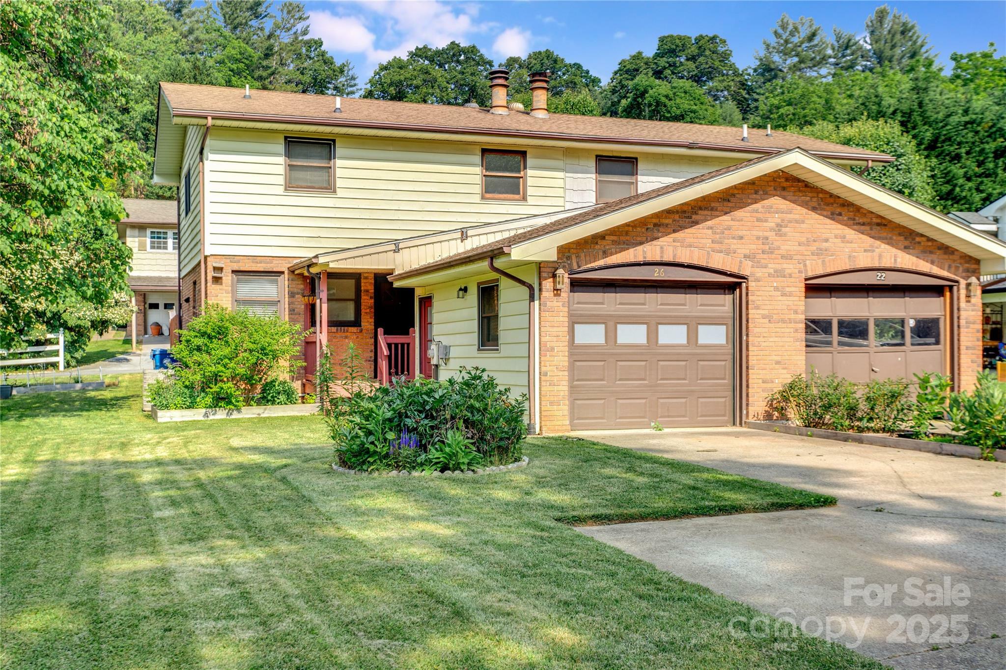 Property Photo: 26 Pebblebrook Street NC 28721