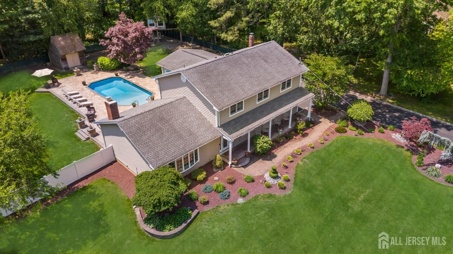 Property Photo:  8 Garvey Drive  NJ 08831