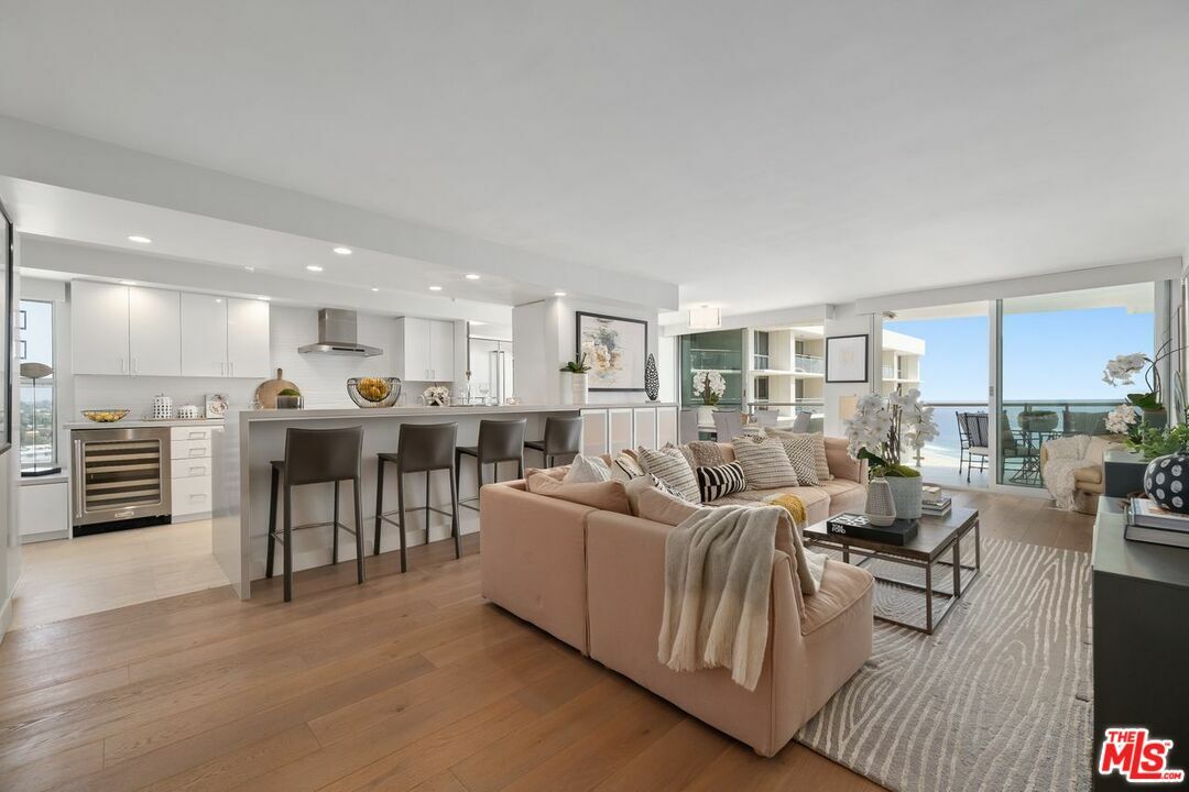 Property Photo:  201 Ocean Ave  CA 90402 