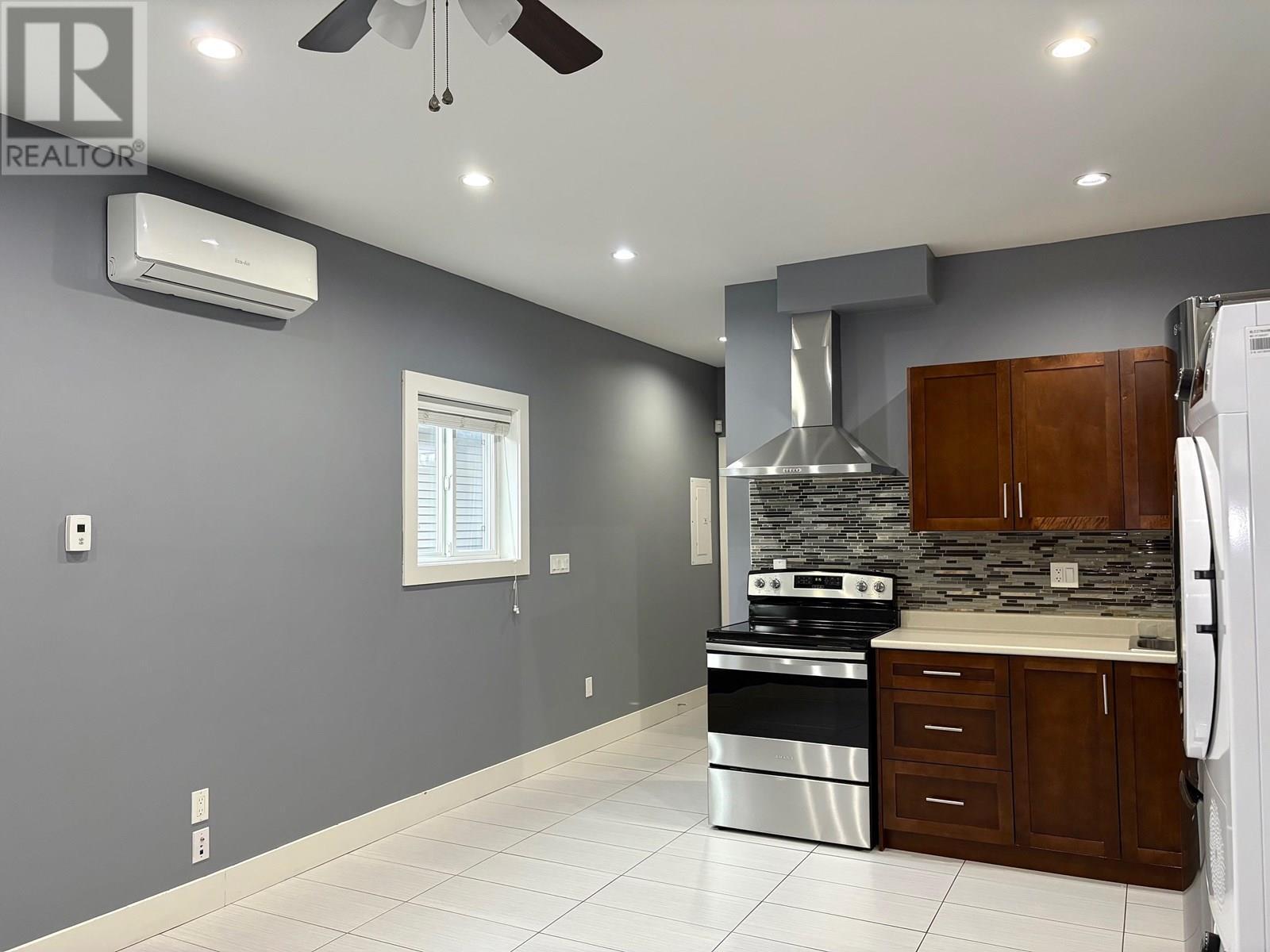 Property Photo:  1309 Ewen Avenue  BC V3M 5E6 