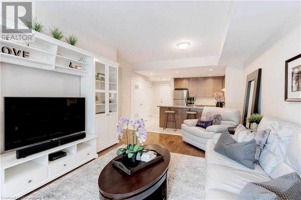 Photo de la propriété: 396 Plains Road East 102 ON L7T 2C8