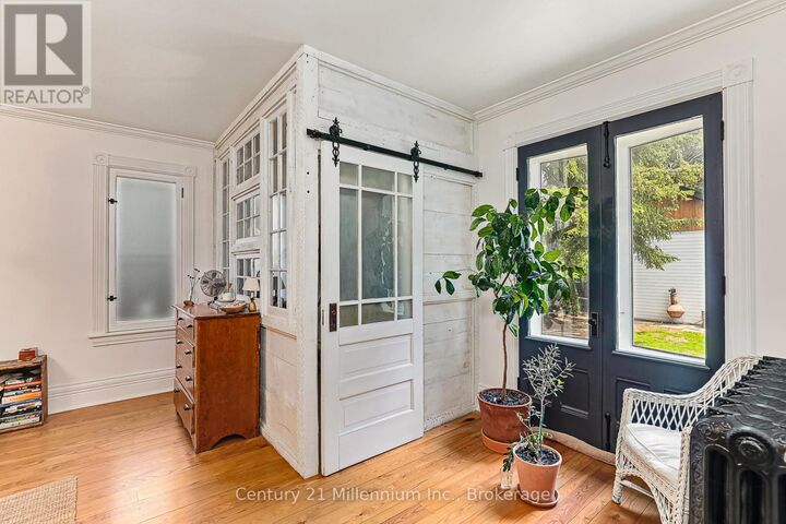 Photo de la propriété:  285 Maple Street  ON L9Y 2R3 