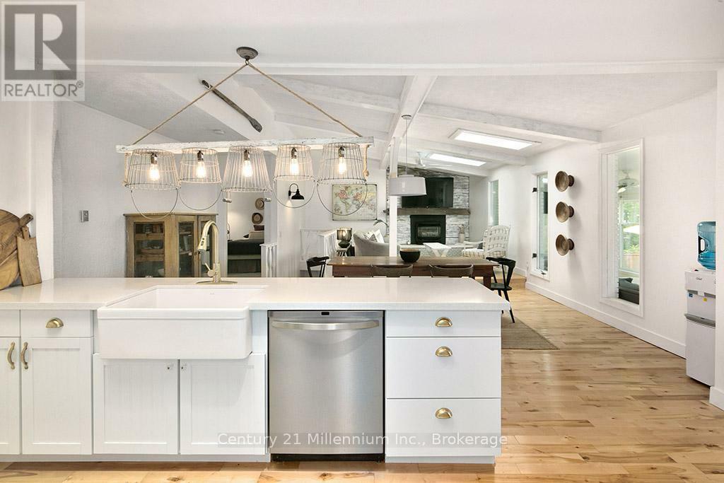 Property Photo: 2284 Tiny Beaches Road South ON L0L 1P0