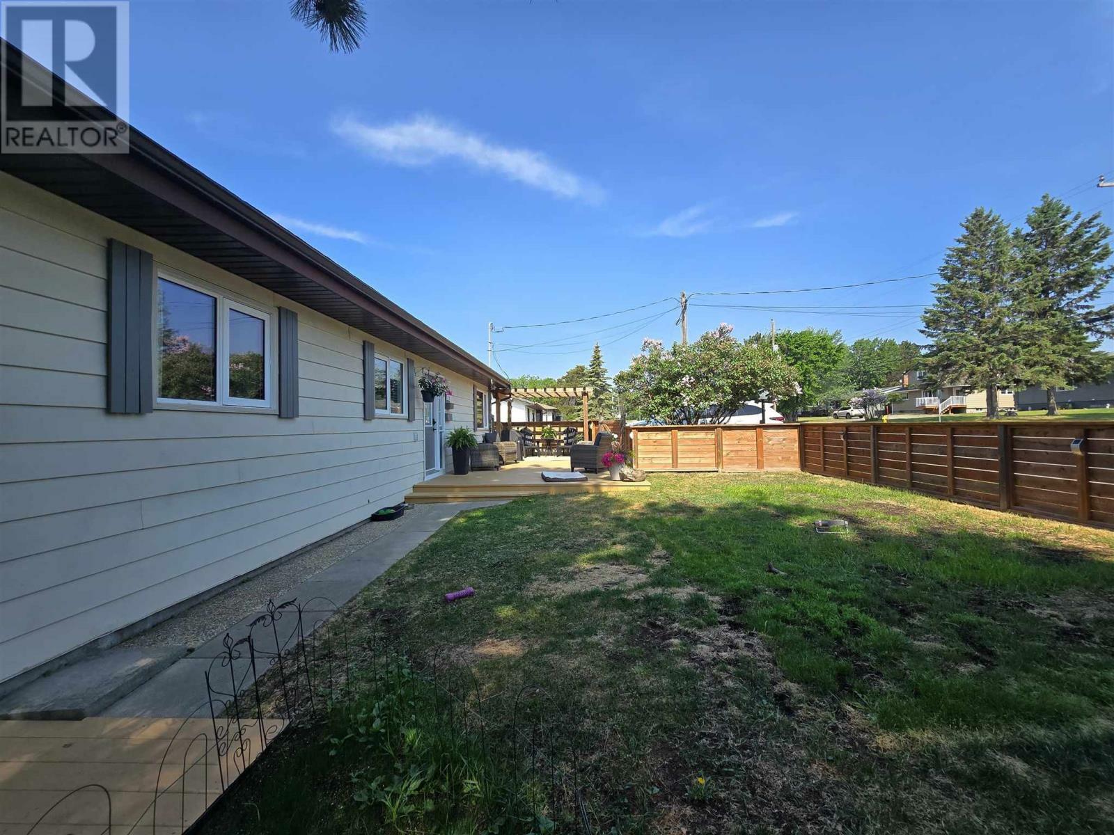 Property Photo:  1517 Valley Dr  ON P9N 4K5 