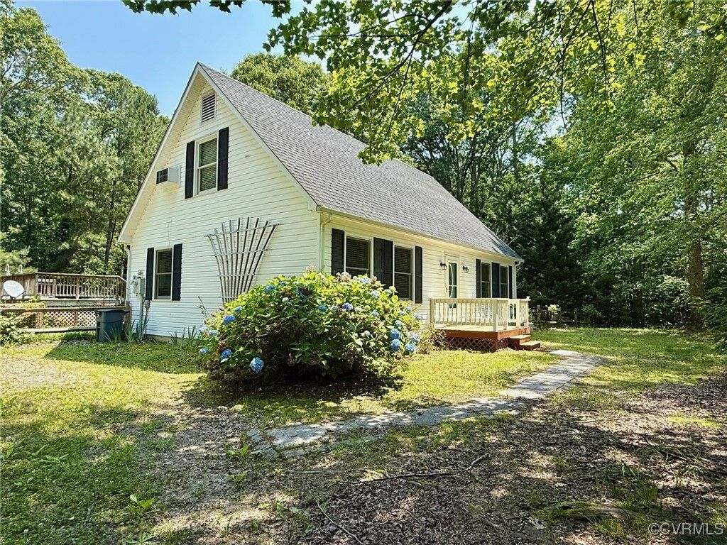 Property Photo:  241 Levelfield Lane  VA 22503 