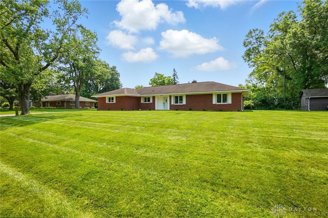 Property Photo: 220 Cardigan Road OH 45459