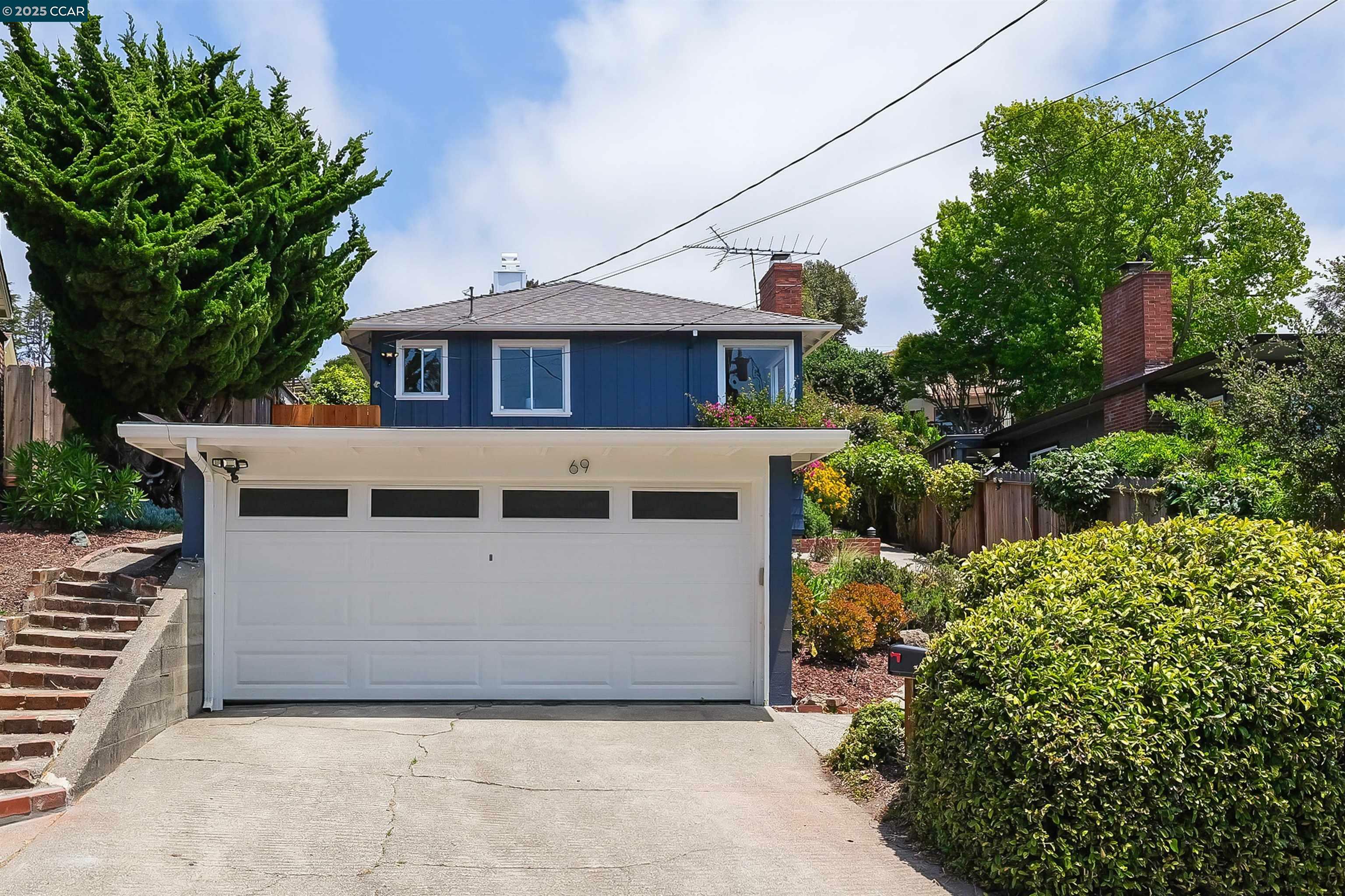 Property Photo: 69 Stratford CA 94707