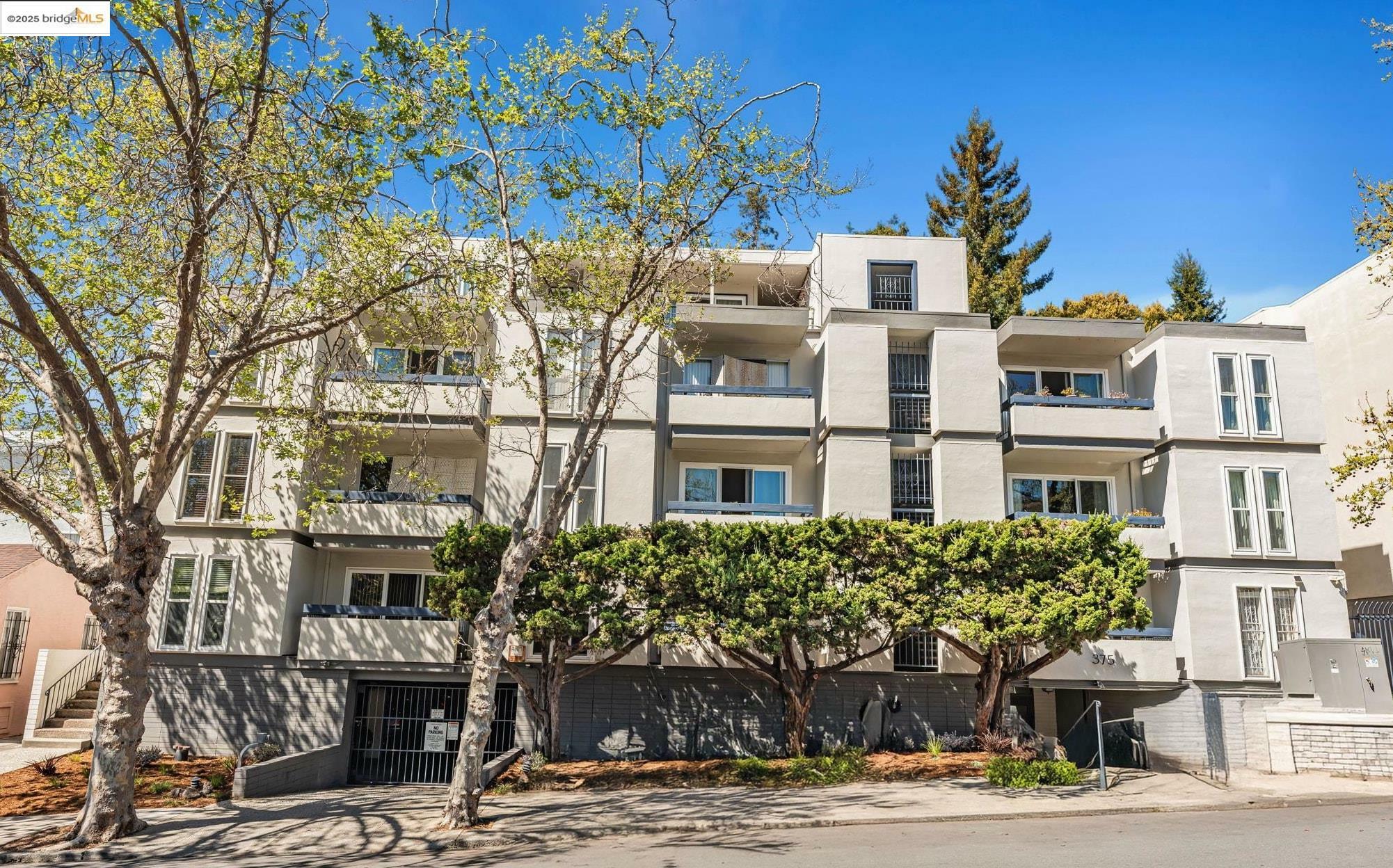 Property Photo: 375 Jayne Avenue 106 CA 94610
