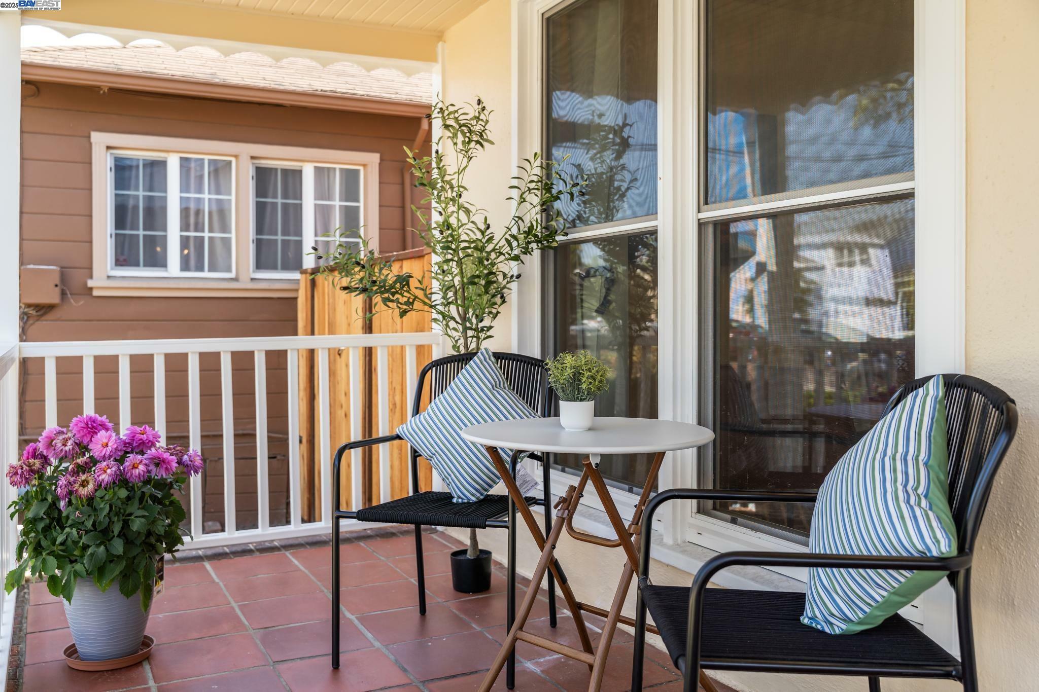 Property Photo:  114 Santa Clara Ave  CA 94501 