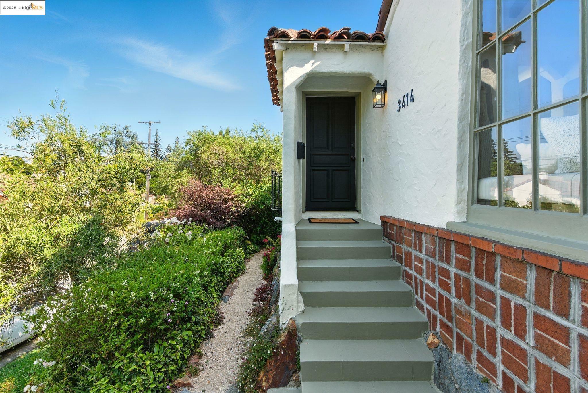 Property Photo: 3414 Guido St CA 94602