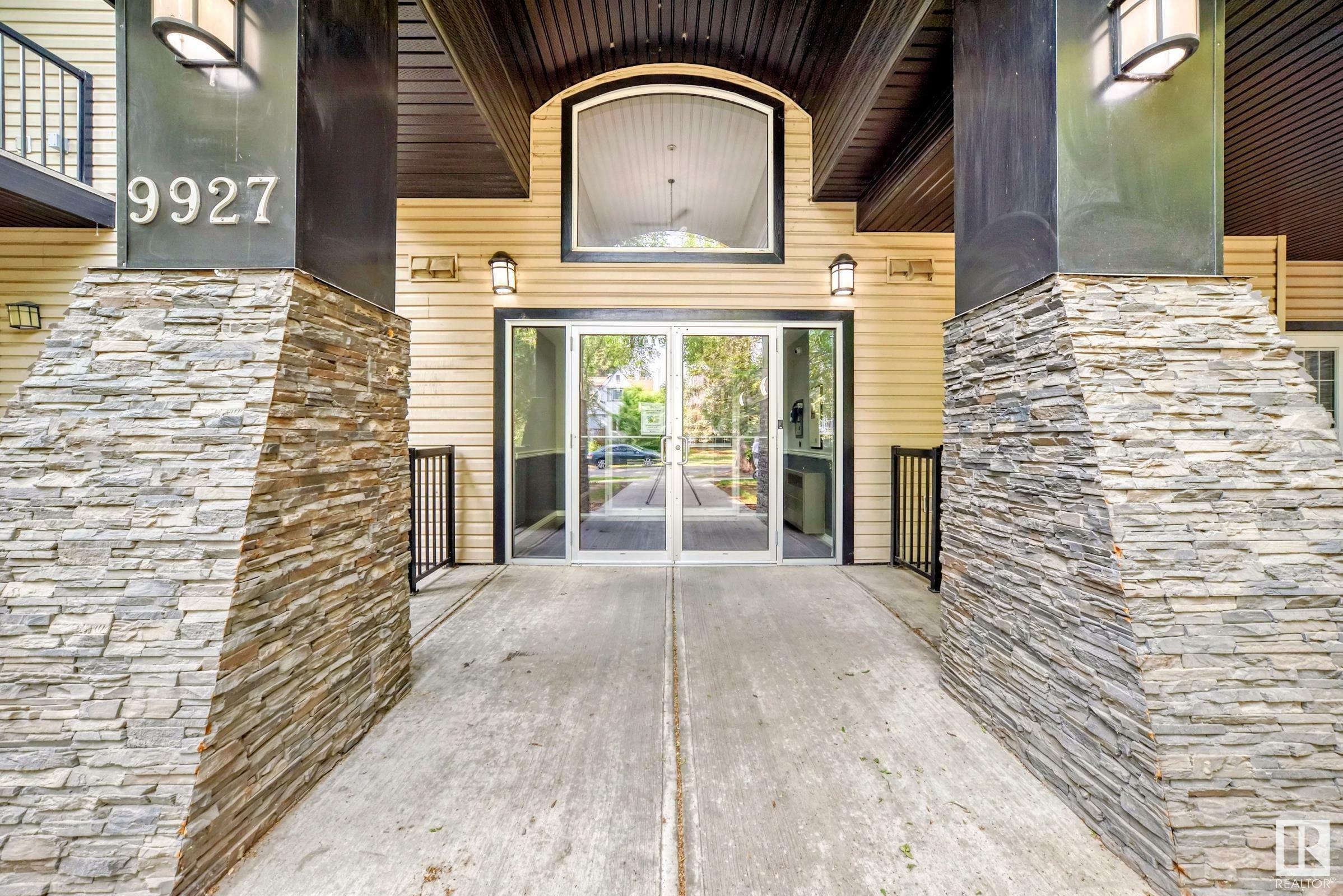 Property Photo:  9927 79 Avenue NW 301  AB T6E 1R3 