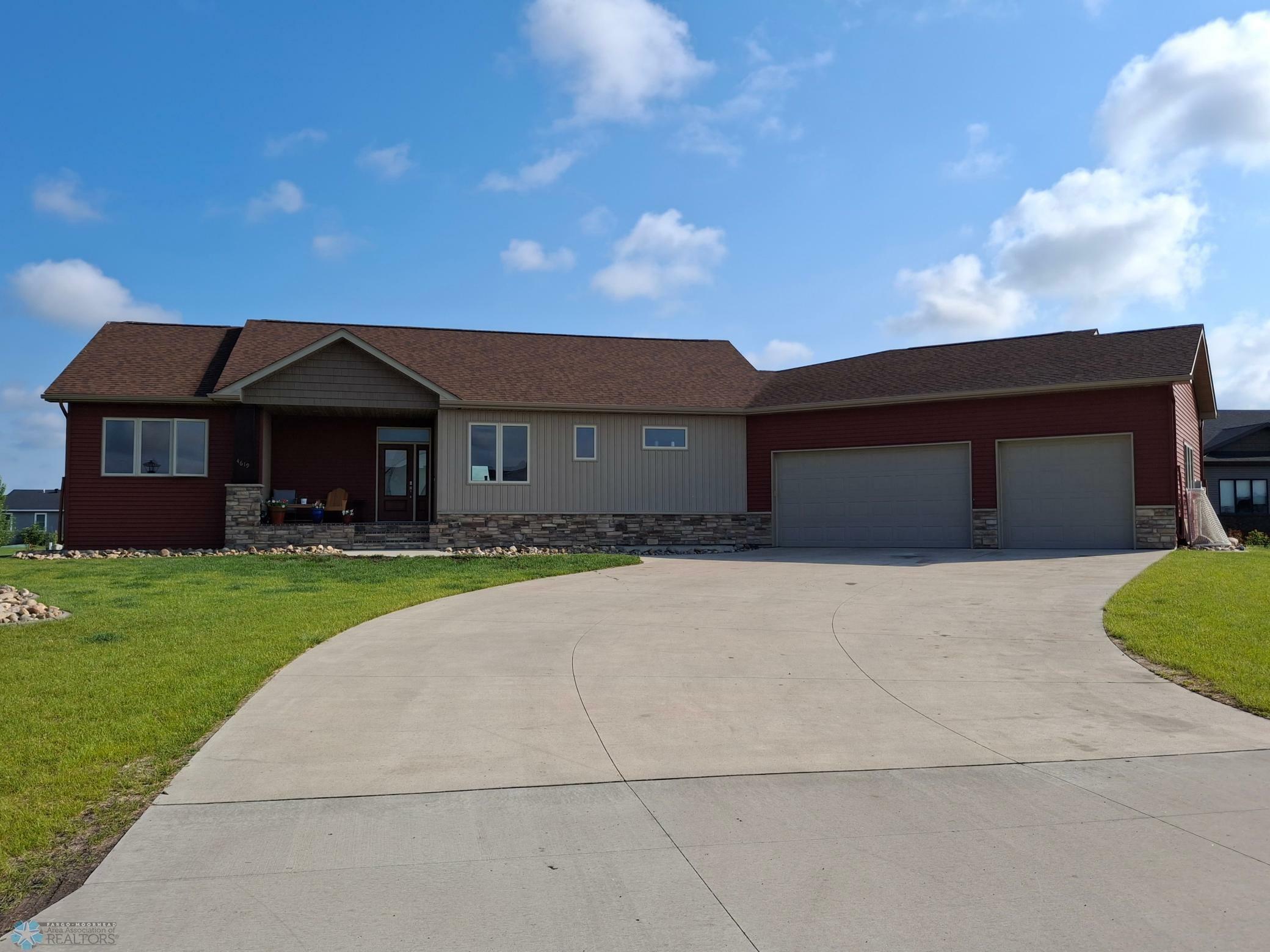 Property Photo: 4619 38 1/2 Avenue N ND 58102