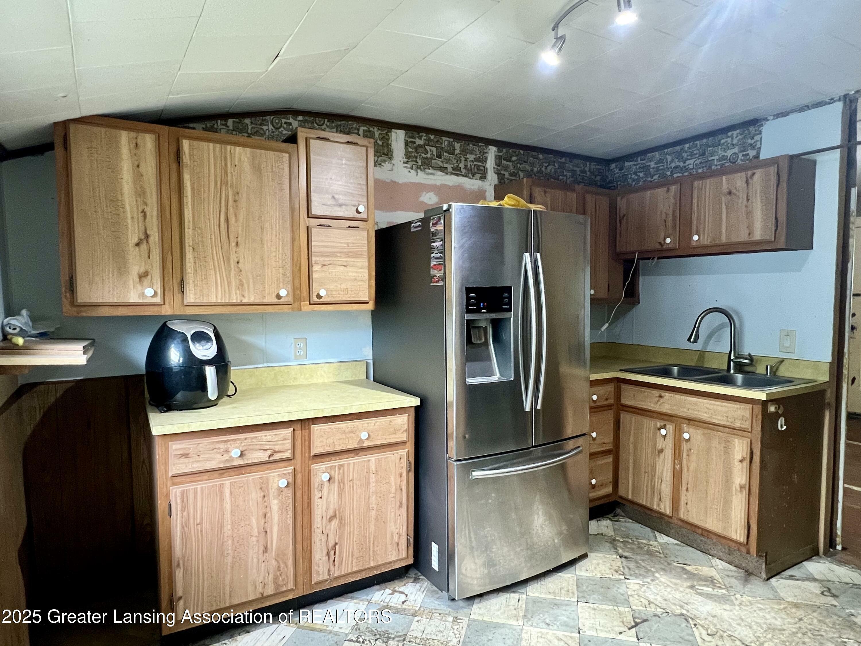 Property Photo: 125 N East Street MI 48854