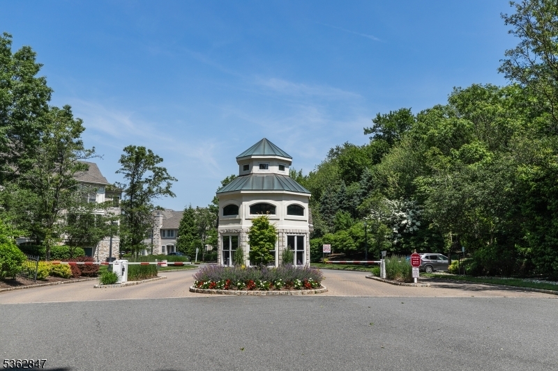 Property Photo: 509 Kensington Ln NJ 07039