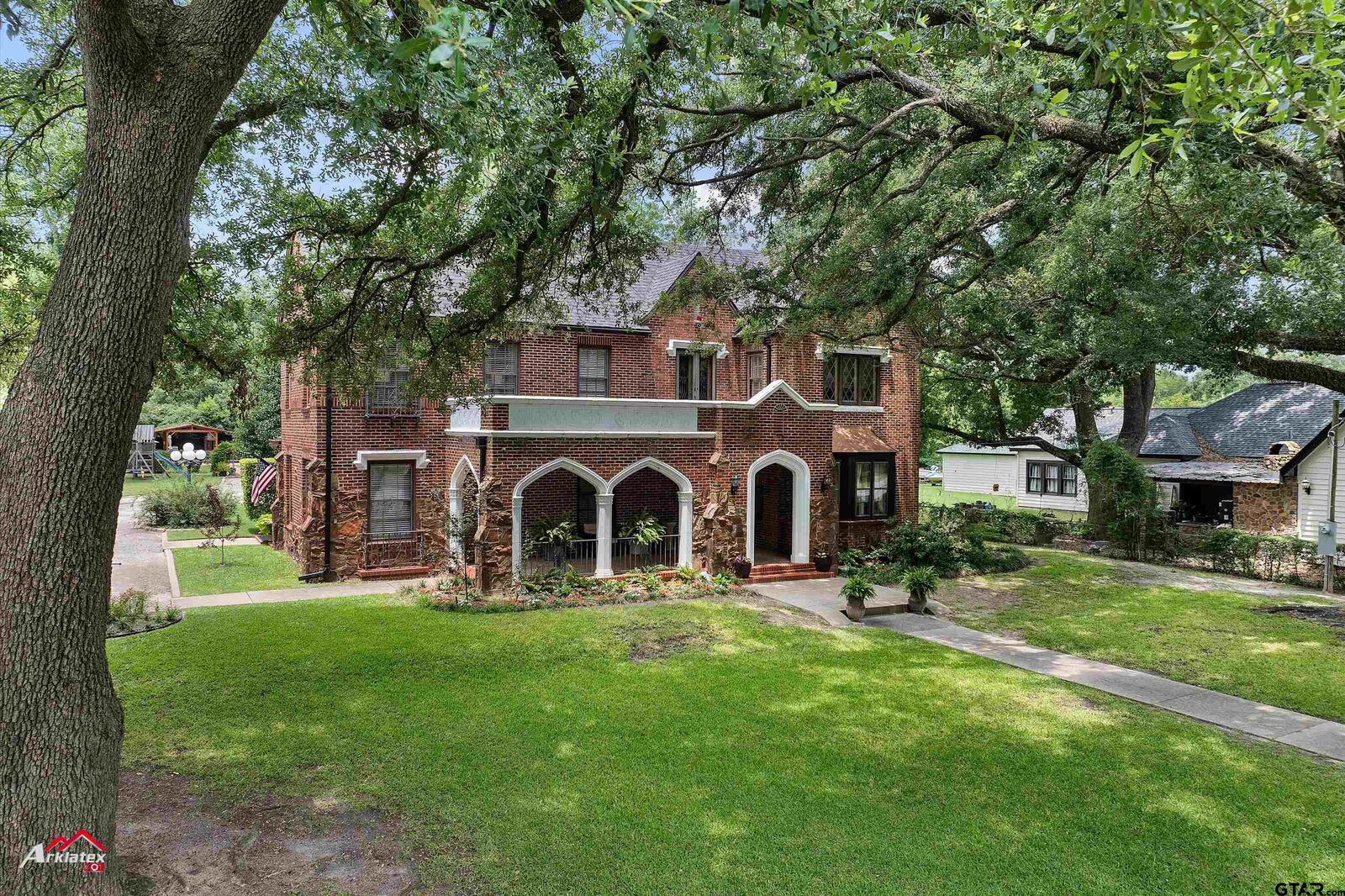 Property Photo:  1010 S Main St.  TX 75654 