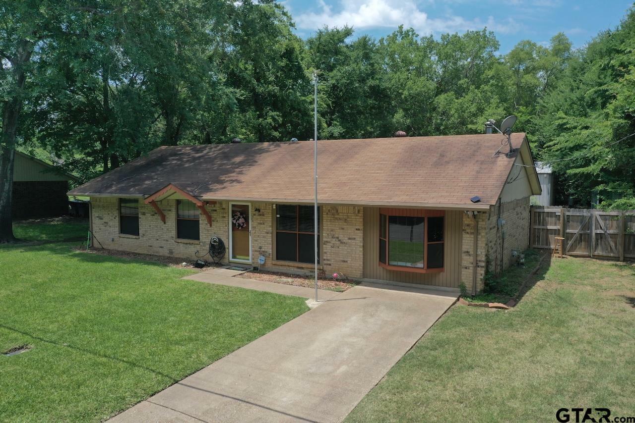 Property Photo: 107 Hillcreek Street TX 75791