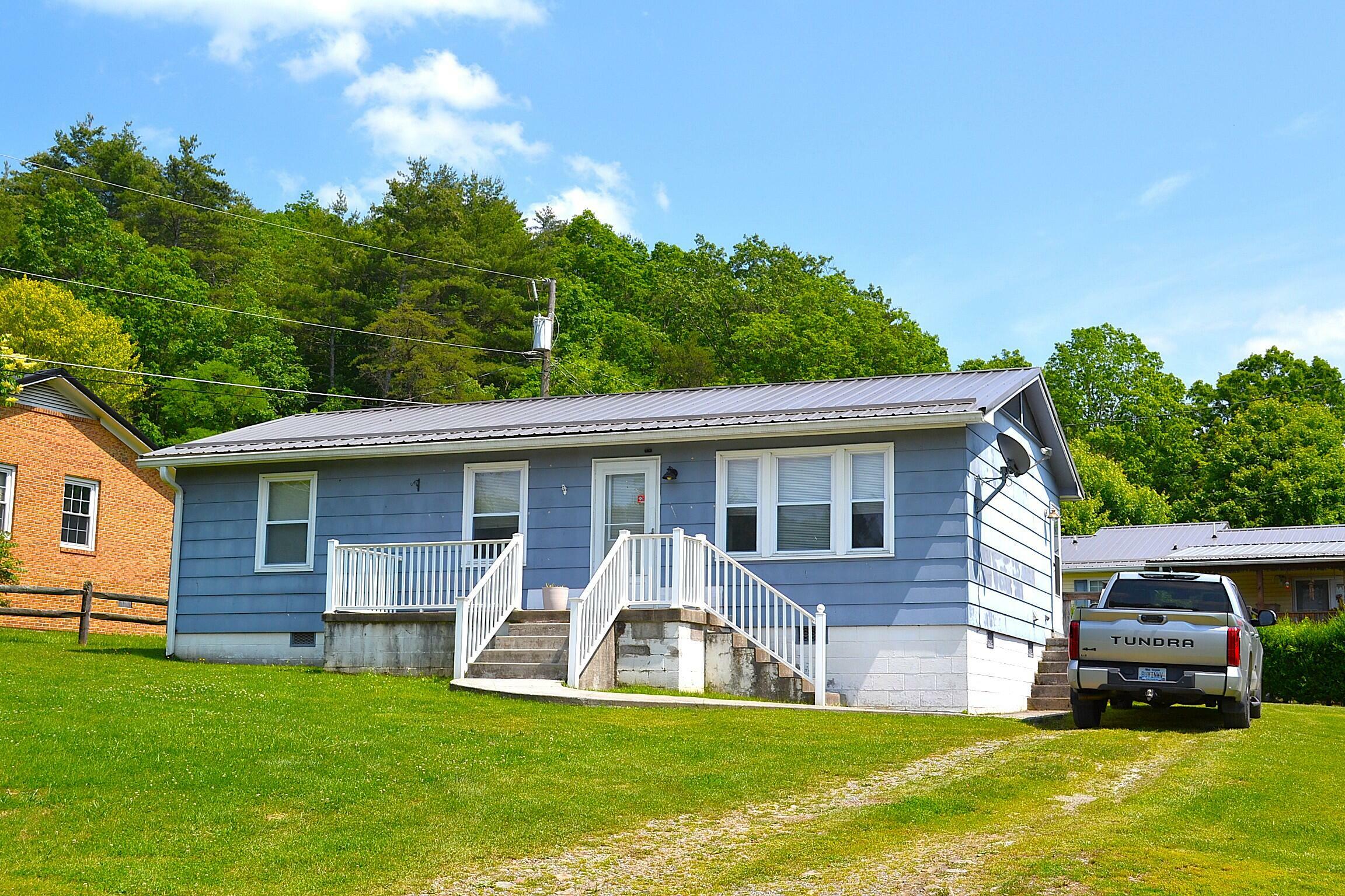 Property Photo: 142 Mountain Crest Dr WV 24986