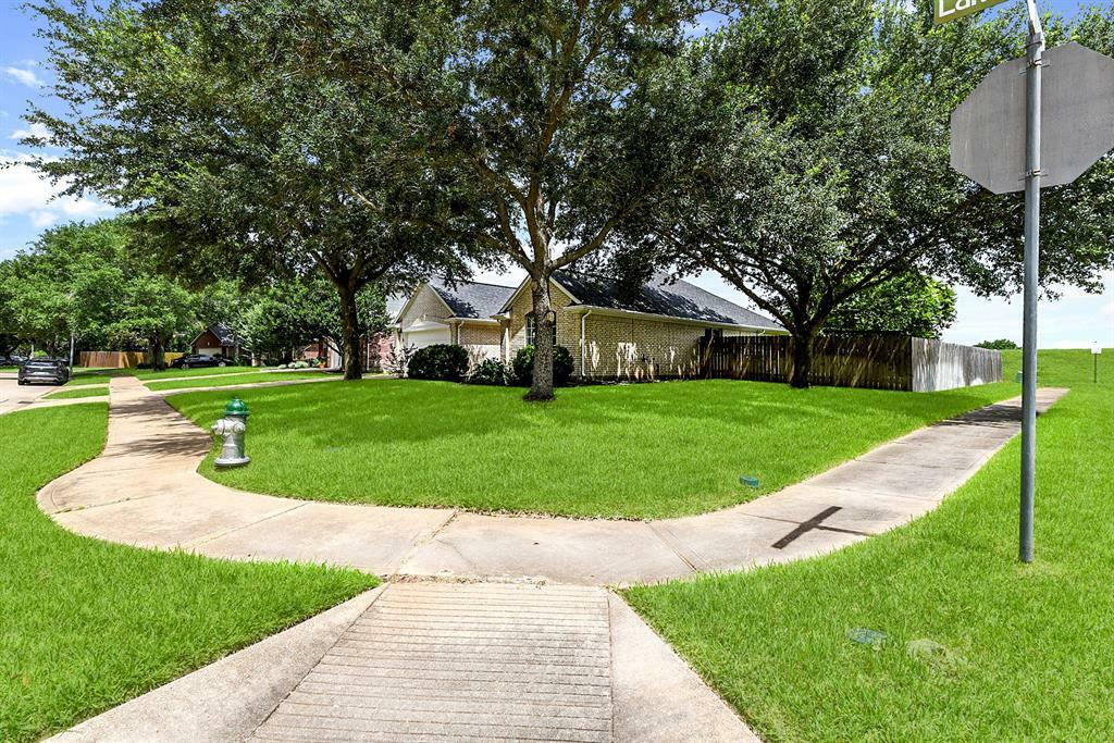 Property Photo: 2542 Lake Dale Lane TX 77406