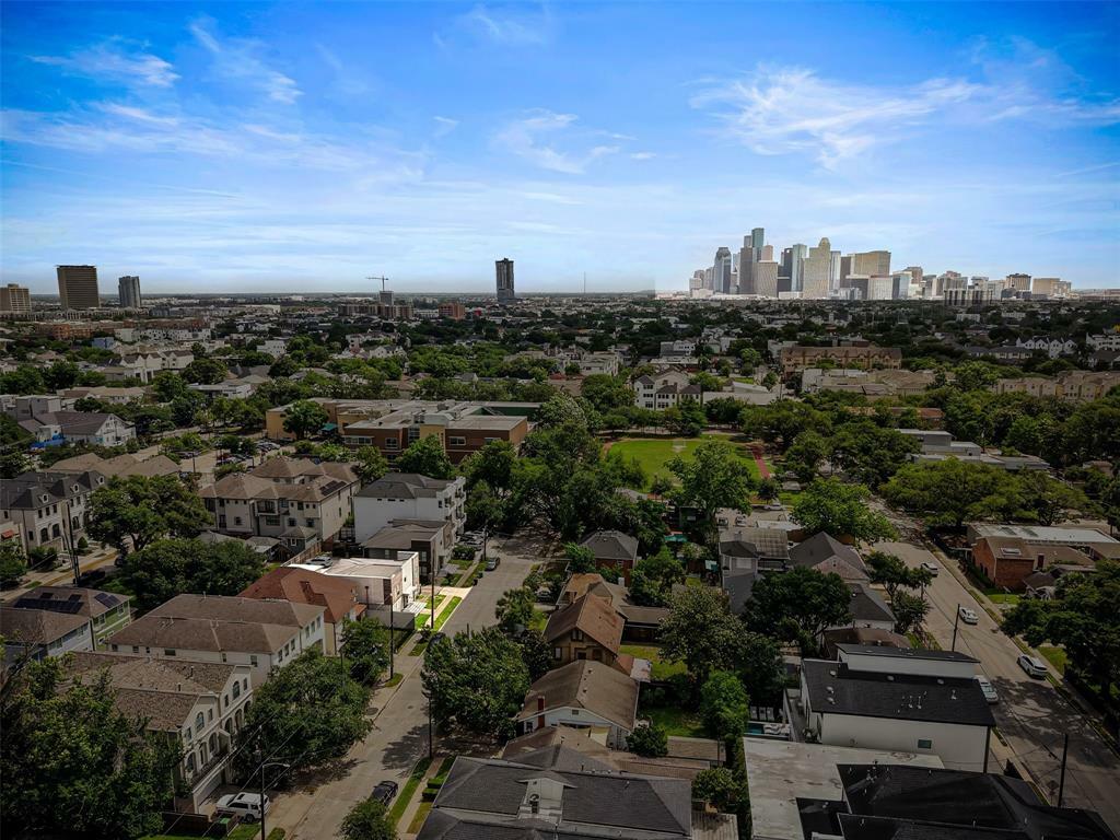 Property Photo: 1716 Maryland Street C TX 77006