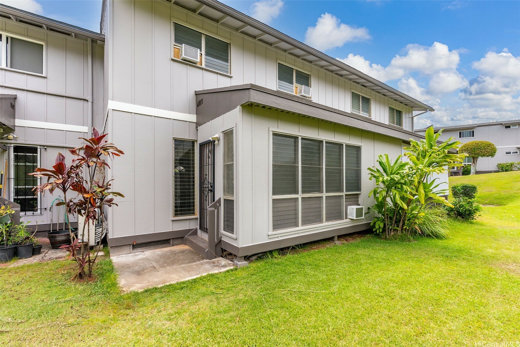 98-911 Noelani Street B  Pearl City HI 96782 photo