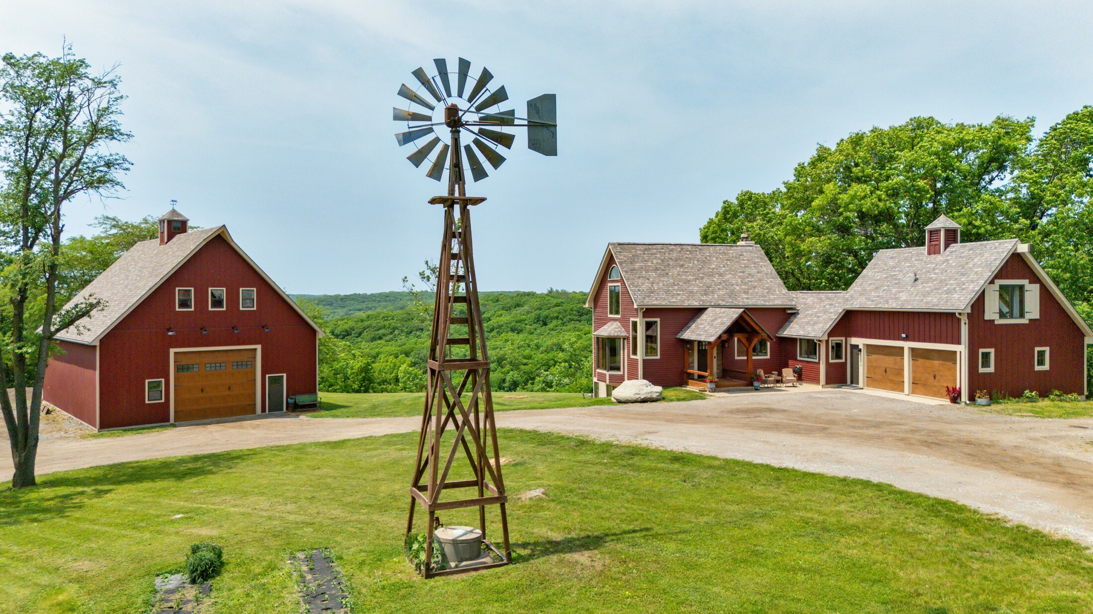Property Photo: 32621 Panther Creek Road IA 50003