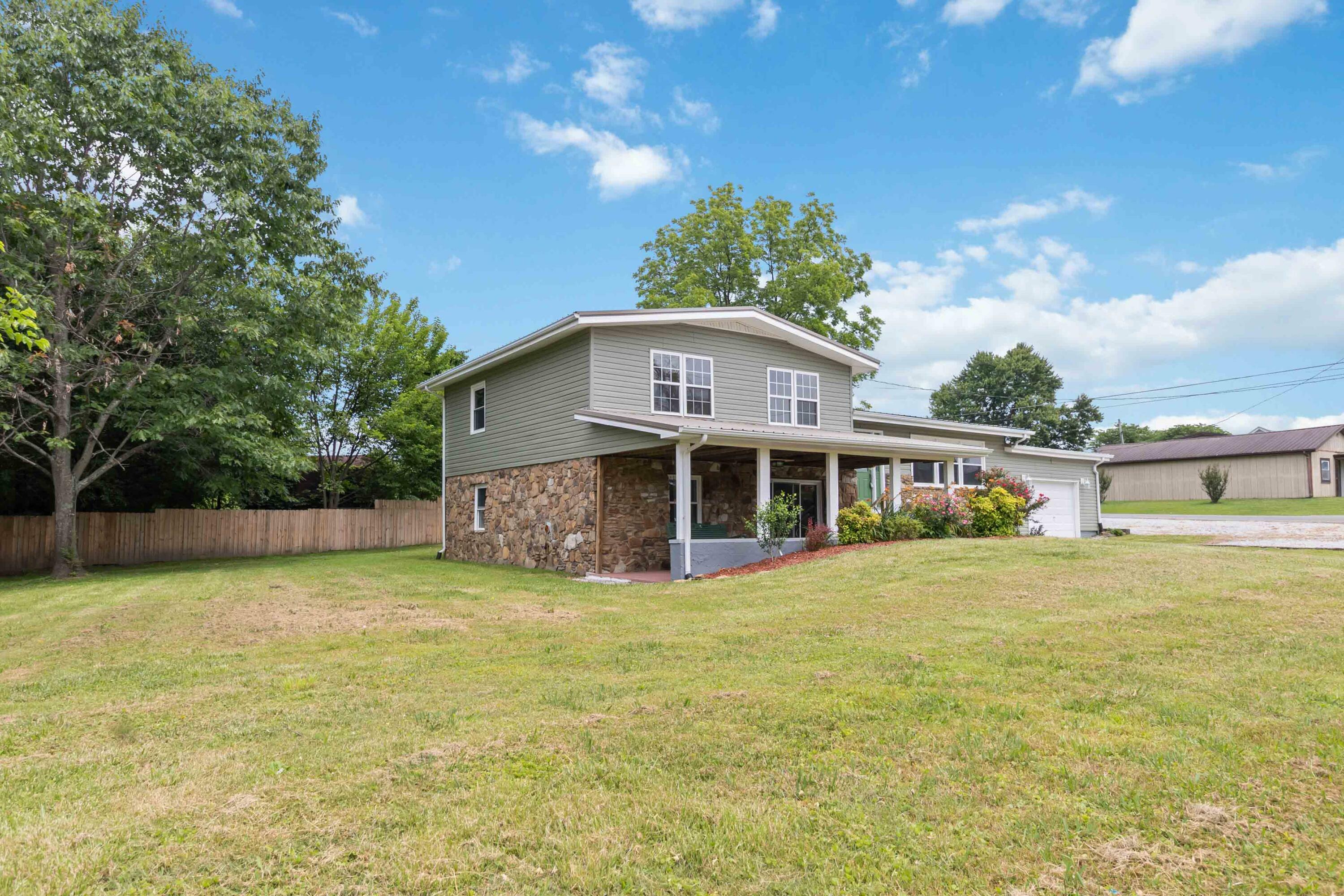 Property Photo: 1896 West West Laurel Road KY 40741