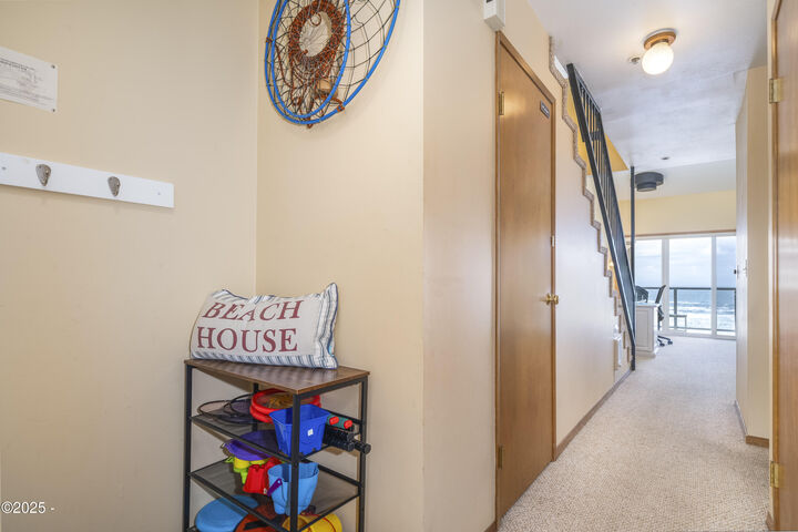 Property Photo:  507 NW Alpine Street 302  OR 97365 