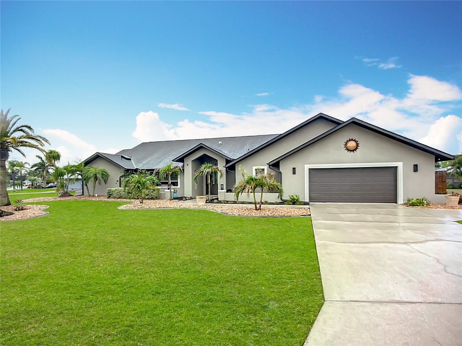 Property Photo:  27466 Tierra Del Fuego Circle  FL 33983 