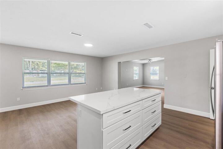 Property Photo:  3237 NW 30th Avenue  FL 32605 