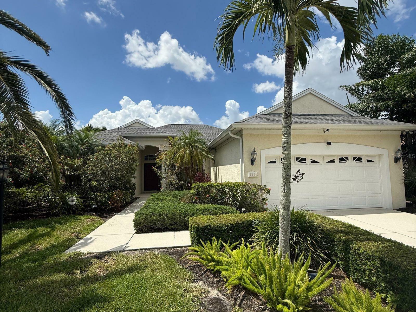 Property Photo: 7714 Ashley Circle FL 34243