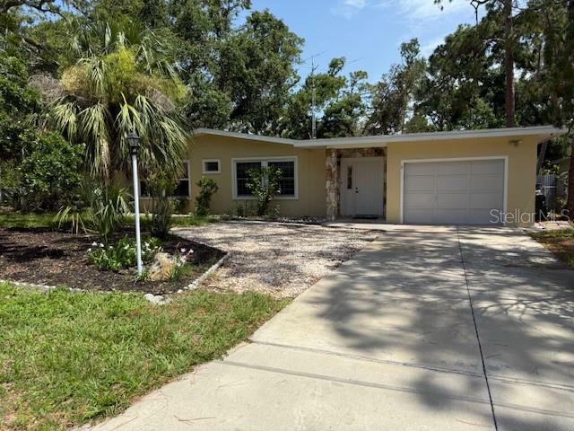 Property Photo: 2311 W 52nd Ave Drive FL 34207