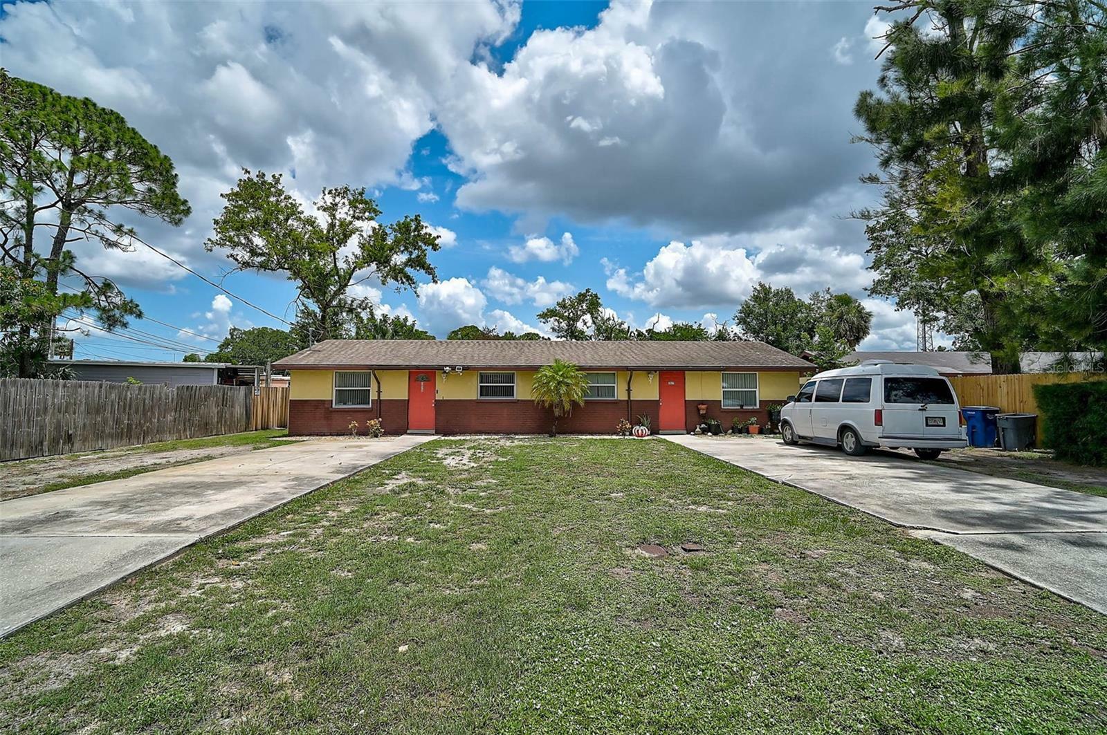 Property Photo: 3027 46th Avenue W FL 34207