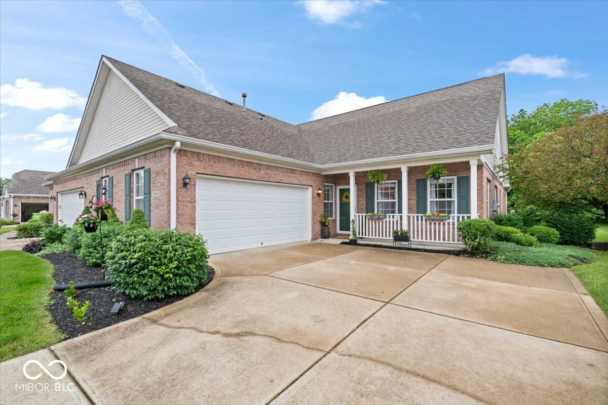 Property Photo: 1905 Persimmon Grove Drive IN 46234