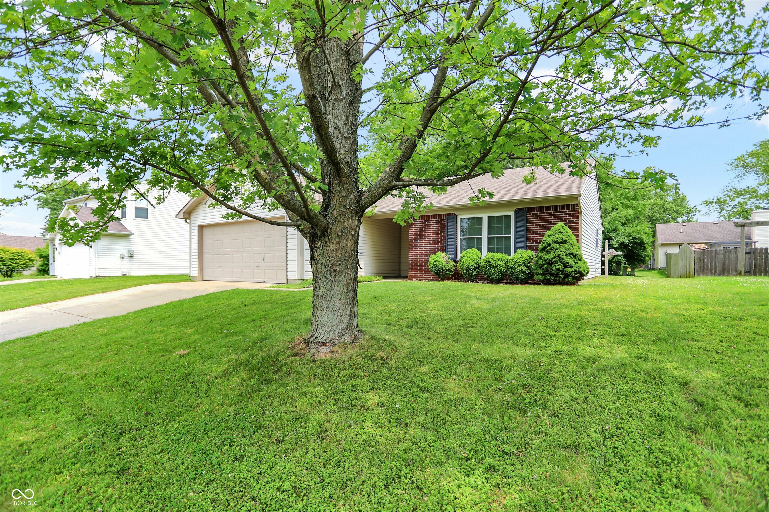 Property Photo:  4007 Knollwood Avenue  IN 46131 