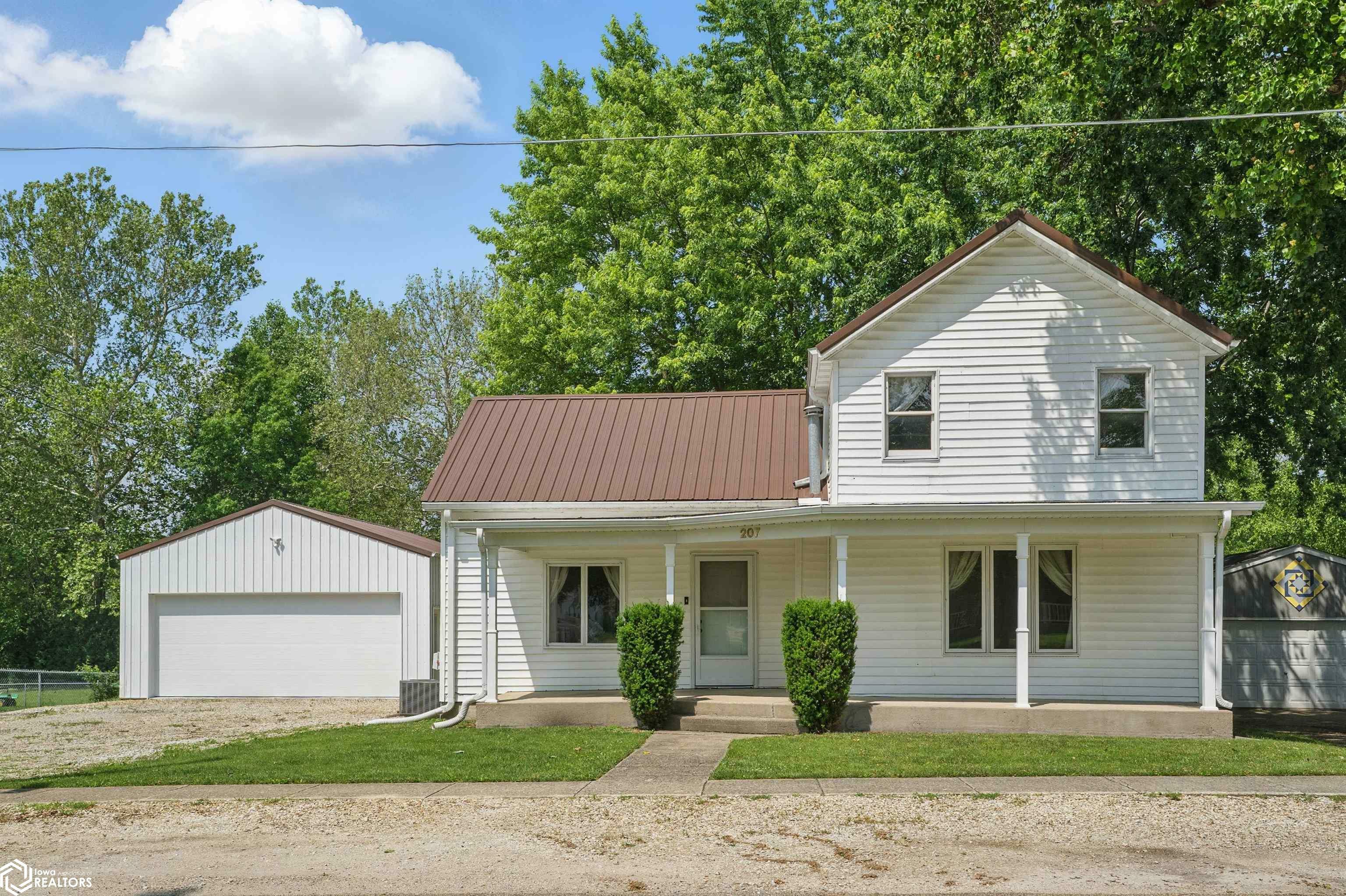 Property Photo: 207 S Main Street IA 52623