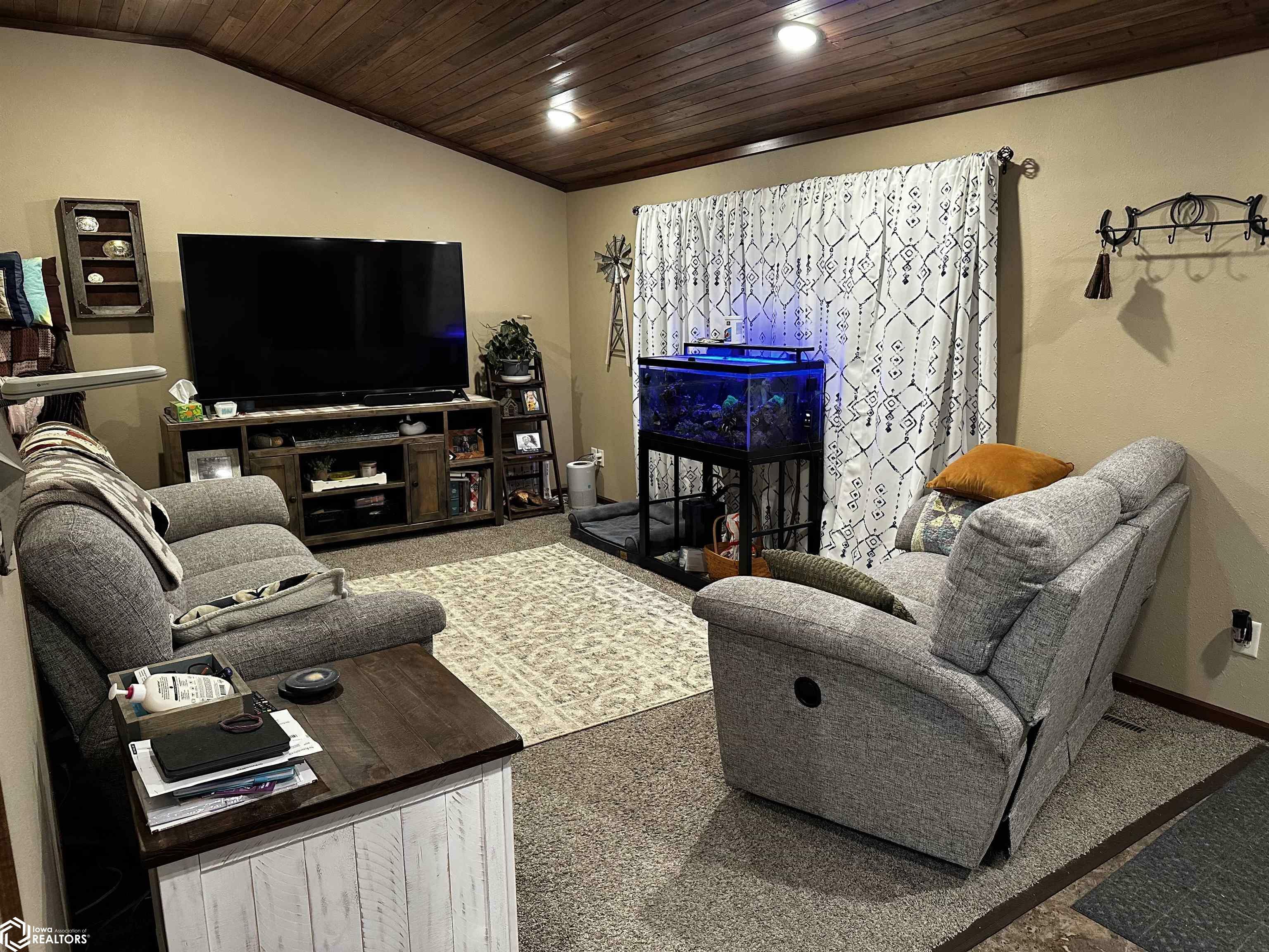 Property Photo: 1820 S Coolidge Ave IA 50401